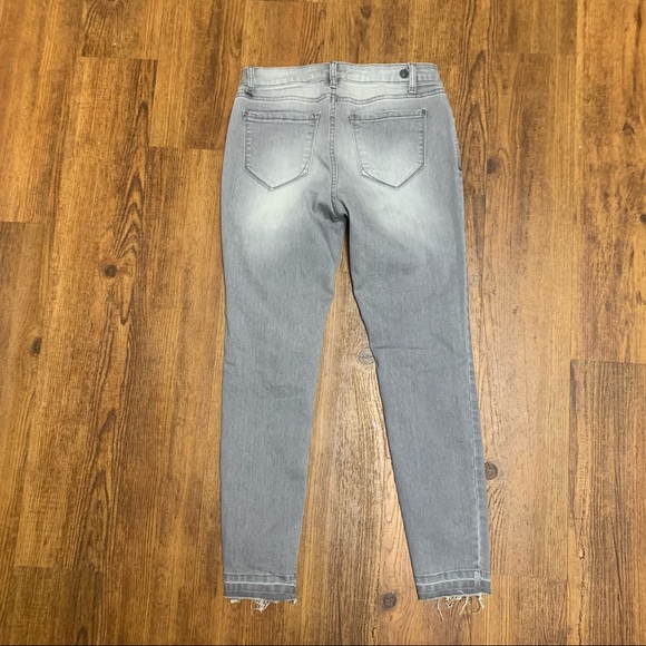 NWOT Kensie Gray Stretch Skinny Jeans - Picture 5 of 12